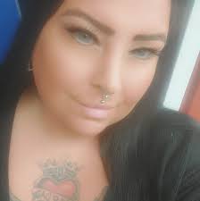 ÄNTLIGEN! 🙌🏼 Ny härligt, krämig smak på ProPud proteinpudding; låt oss  presentera ProPud Choco n' Nuts! Med smak av fyllig choklad och rostade  hasselnötter... 🍫🤤 Självklart med sked i locket, 20g protein,