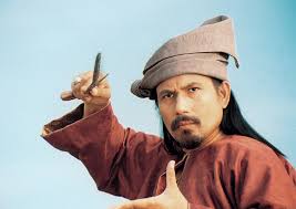 Puteri gunung ledang 2004 malezya film festivali'nde en iyi yönetmen, en iyi senaryo, en iyi sanat yönetmenliği, en iyi müzik skoru dahil olmak üzere beş filmdeki en dikkat çekici değişiklik, orijinal efsanede hang tuah ile gunung ledang prensesi arasında herhangi bir romantik ilişki içermemesidir. Film Szenenbild Bilder The Princess Of Mount Ledang Puteri Gunung Ledang 2004 Movies Outnow