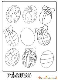 Découvrez 10 oeufs géants à thème à découper, des paniers de pâques, des lapins, des coloriages magiques et des points à relier. Coloriage De 9 Oeufs De Paques Coloriage Paques Tete A Modeler
