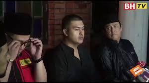 However, he was pronounced dead at the clinic, said son putera hang jebat to bh online. Seniman Legenda Jins Shamsuddin Meninggal Dunia