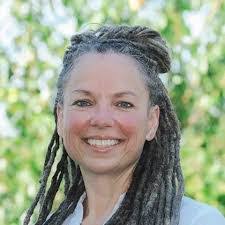 Amanda Whisnant's Instagram, Twitter & Facebook