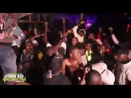 Tunakusogezea shuhuli zote za, uswahilini, uswazi, kibao kata, baikoko, singeli, kanga moko, kigodoro, vigodoro, ndembendembe, vigoma, kigoma, mauno, miuno, viuno, kisingeli, tarumbeta. Angalia Vibe La Official Dj Talintor Watu Wacheza Uchi