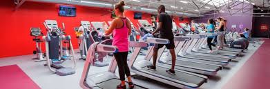 Les salles de sport et les clubs espèrent rouvrir, avec la validation de masques sportifs par les autorités sanitaire et le gouvernement. Cmg Sports Club Neoness Moving Keep Cool Comment Bien Choisir Sa Salle De Sport Challenges