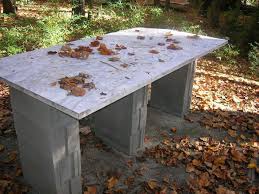 Example Of Cinder Block Legs For Outdoor Table This Is A Scrap Of Granite Use A Top Made Of Outdoor Kitchen Countertops Outdoor Kitchen Kitchen Countertops