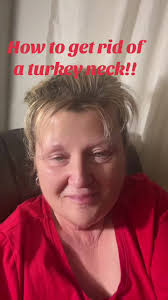 How to Take Neck Off of Thanksgiving Turkey