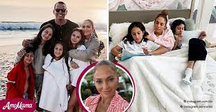 J.lo war vor der gebrut ihrer zwillinge ausgebrannt. Jennifer Lopez Kinder Partner Lernen Sie Die Familie Der Legendaren Sangerin Kennen