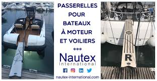 Des Passerelles Pour Voiliers Et Bateaux A Moteur En 2020 Voilier Bateau A Moteur Bateaux