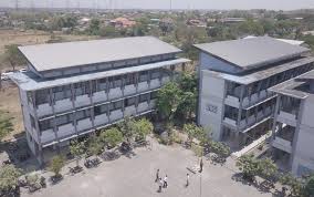 Sdia 11 merupakan sekolah dengan urutan ke sebelas dari sekolah di seluruh indonesia yang berjumlah 167 unit. Lab School Universitas Negeri Surabaya