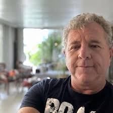 Help our local team with social media at our lake resort in  Lac-Sainte-Marie, QC, Canada