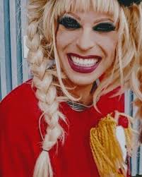 Yekaterina Petrovna Zamolodchikova But Your Dad Just Calls Me Katya Pin On Trixie And Katya