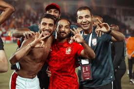 قفشة يرقص علي الترابيزات بالفيديو بعد فوز الاهلي. Ijhi42ie01h6dm