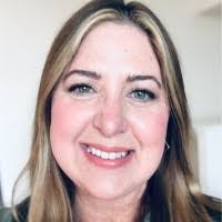 Kim Burroughs's Instagram, Twitter & Facebook