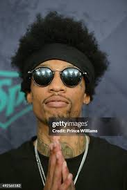 303 photos et images haute résolution de Sonny Jones