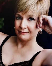 Nicole Peay's Instagram, Twitter & Facebook