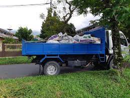We provide complete roro bin rental services for clients. Bdc Buang Sampah Lori Sewa Kuching Sarawak Facebook