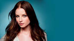 Real world article(written from a production point of view). Hintergrundbilder Gesicht Modell Portrat Lange Haare Blaue Augen Brunette Brille Blauer Hintergrund Fotografie Sanger Darstellerin Schwarzes Haar Mode Person Haut Kopf Supermodel Rachel Nichols Kontinuum Madchen Schonheit Auge