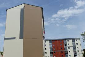 5 Batiments 5500 M Panneaux M32 Aspect Structure Ral 1013 Ral 1019 Ral 8004 Et Ral 7005 Produits Ut Isolation Thermique Exterieure Batiment Isolation