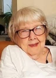 Donna Plourde's Instagram, Twitter & Facebook