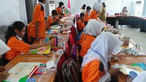 Sribu desain poster desain poster jagalah kebersihan un via www.sribu.com. Siswa Smp Kapuas Berlomba Bikin Poster Kebersihan Sanitasi Banjarmasin Post