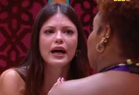 Camilla e Vitória Strada brigam no 'BBB 25': 'Me colocou como preta  agressiva'