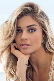 She is an actress, known for verdades secretas (2015), a lei do amor (2016) and páginas da vida (2006). Grazi Massafera Movies Age Biography