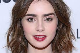 Slide the curl out, leaving the shape undisturbed. 15 Of The Best Hairstyles For Medium Length Wavy Hair The Skincare Edit