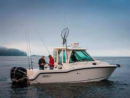 For the boater who wants to treat family and friends to unforgettable new experiences, the 350 and 380 realm turn the possibility of adventure into a reality. Outboard Cabin Cruiser 285 Conquest Pilothouse Boston Whaler Twin Engine With Enclosed Cockpit Sport Fishing