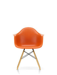 Der eames dsw stuhl bleibt bis heute stilvoll und. Lar Loungie Im Wert Von 439 Eur Geschenkt Jetzt Der Vitra Eames Daw In Der Aktion Designikonen Designmobel Shop