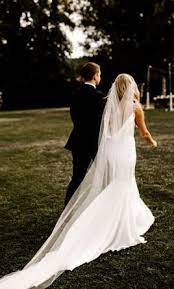 Pronovias Rama Wedding Dress Used Size 6 2 500 Wedding Dresses Wedding Dresses Romantic Elegant Wedding Dress