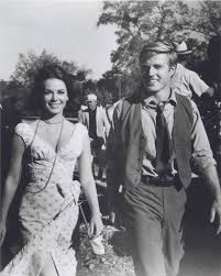 Natalie Wood And Steve Mcqueen In Love With The Proper Stranger 1963 Wood Was Nomineed For An Oscar In 1964 For Best Actr Natalie Wood Robert Redford Actors