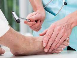 Taraklı ayak nedir, neden olur, nasıl olur, ameliyatı nasıl olur, nasıl geçer, nasıl tedavi edilir ve ne iyi gelir gibi sorularınızın cevabı uzmandoktor.net'te. Tarakli Ayak Nedir Nasil Olur Tarakli Ayaklar Nasil Incelir