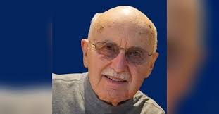 Jean Popp's Instagram, Twitter & Facebook