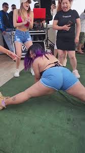La Reina del Twerking junto al Cangri del Callao