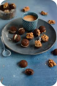 Mignardise Au Chocolat Et Aux Noix Paprikas Poire Au Chocolat Mignardise Et Chocolat