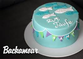 Eine Schone Und Doch Einfache Torte Zur Taufe Mit Einer Verspielten Wimpelkette Anleitung Rezept Torte Taufe Zur Taufe Taufe Kuchen