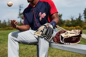Hardluckcharlie shows how to correctly measure a baseball fielders glove. Choosing The Right Baseball Gloves Pro Tips By Dick S Sporting Goods