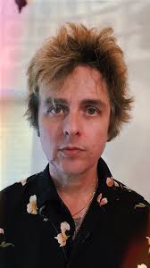 Guess the situation… even I'm still trying to figure it out 😅🤭  #billiejoearmstrong #greenday #punkrock #punk #fblifestyle #rockstar