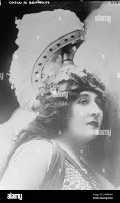 Role singer opera Schwarzweiß-Stockfotos und -bilder