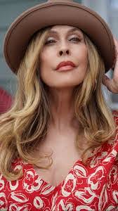 April Jayne's Instagram, Twitter & Facebook