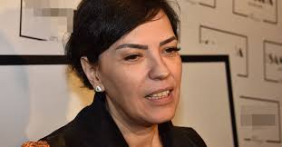 Müzisyen dursun salkım'ın kızı olan yeşim salkım, i̇stanbul teknik üniversitesi devlet konservatuvarı klasik türk sanat müziği bölümü mezunudur. Yesim Salkim Kendimden Sikildim Biraz Degisiklik Yaptim Magazin Haberleri