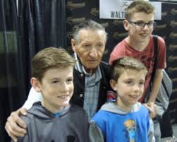 His birthday, what he did before fame, his family life, fun trivia facts father to hockey's 'the great one', wayne gretzky. Hockey Greats And Families Converge At Toronto Expo Sports Collectors Digest