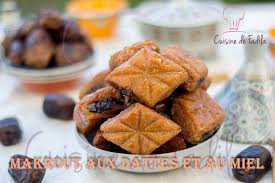 Makrout Aux Dattes Et Au Miel Cuisine De Fadila Recette Makrout Aux Dattes Recette Makrout Makrout