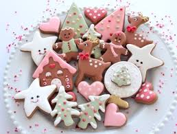 1001 Idees Et Recettes Originales Comment Faire Un Glacage Simple Recette Glace Royale Biscuit De Noel Biscuits De Noel Decores