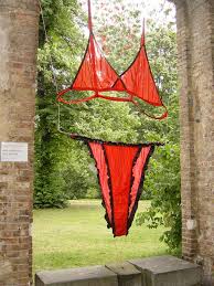 Garten xxl, mülheim an der ruhr. Xxl Bh Und Slip Set Im Garten Der Universitat Der Kunste Berlin Foto Bild Kunstfotografie Kultur Motive Bilder Auf Fotocommunity