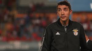 Bruno lage tinha renovado contrato com o benfica em dezembro de 2019, até 2024, e tinha uma cláusula de rescisão de 20 milhões de euros. Academica Benfica Bruno Lage Jogo Pre Epoca 2019 20 Futebol Sl Benfica