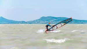 It is the largest lake in central europe, and one of the region's foremost tourist destinations. Ungarn Windsurf Spot Guide Plattensee Surf Europas Grosstes Windsurf Magazin