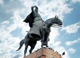 Este lunes, la municipalidad de yerba buena realizó un homenaje al general martín miguel de güemes al cumplirse el 236° aniversario de su natalicio.el acto realizado a través de la comisión municipal de relevamiento histórico y cultural tuvo lugar en el monumento a la bandera de avenida perón y fanzolato: Con Diversas Actividades Salta Celebra El Natalicio Del General Guemes Este Fin De Semana