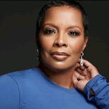 Leslie Chay's Instagram, Twitter & Facebook