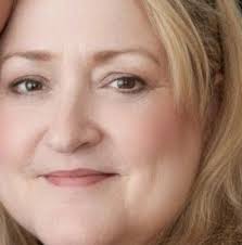 Conoce a María Elsa Quiroga (Mariana Di Girólamo), una joven inocente y una  niña ejemplar para los ojos del pueblo, pero ella desafiará las reglas más  importantes del lugar. #PerdonaNuestrosPecados ¡No te