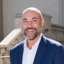 Congratulations to Dr. Helen Boucher '86, trustee and 2021 Sanctae Crucis  recipient,